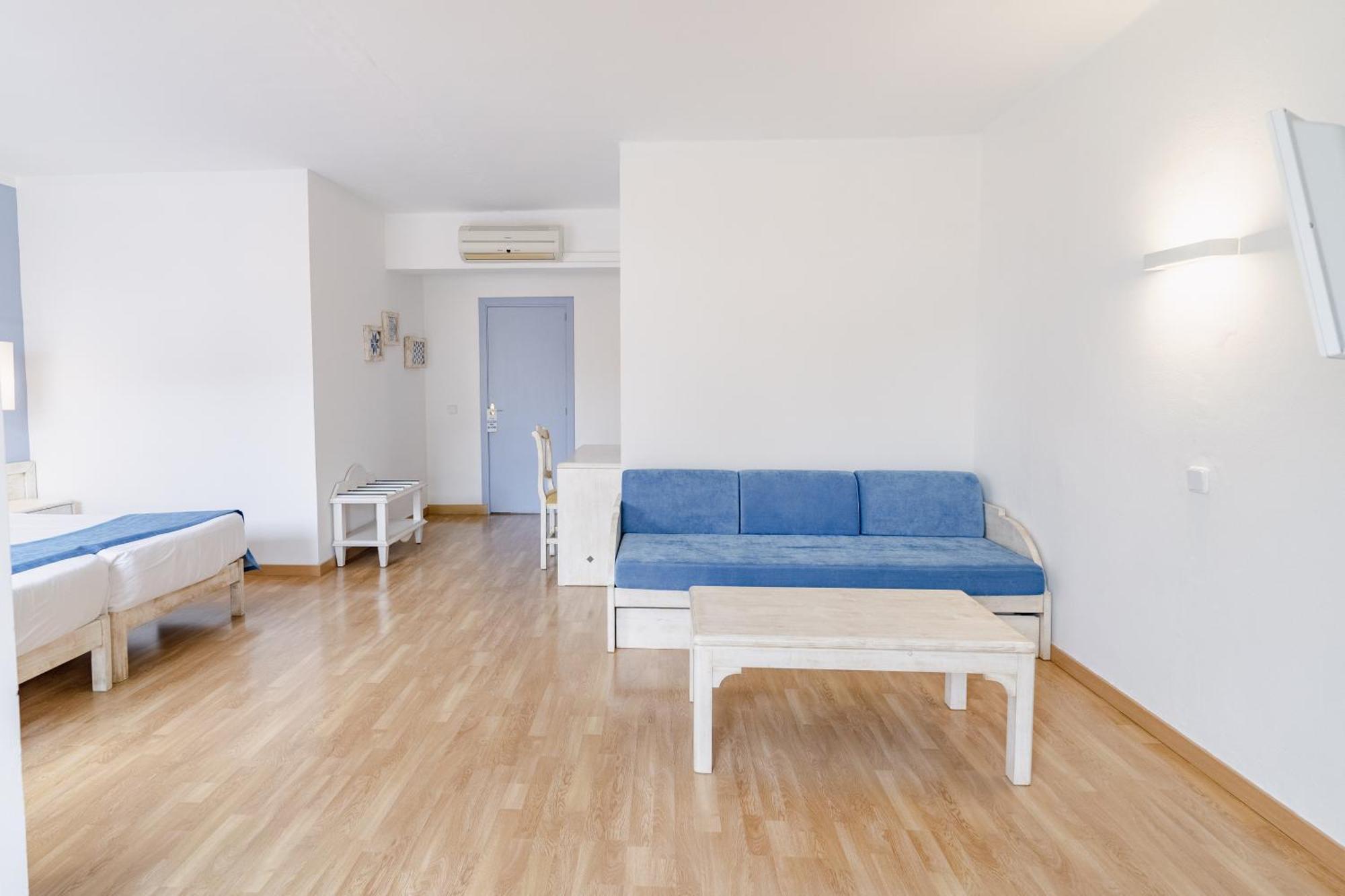 Hostal Hpc Porto Colom Eksteriør bilde