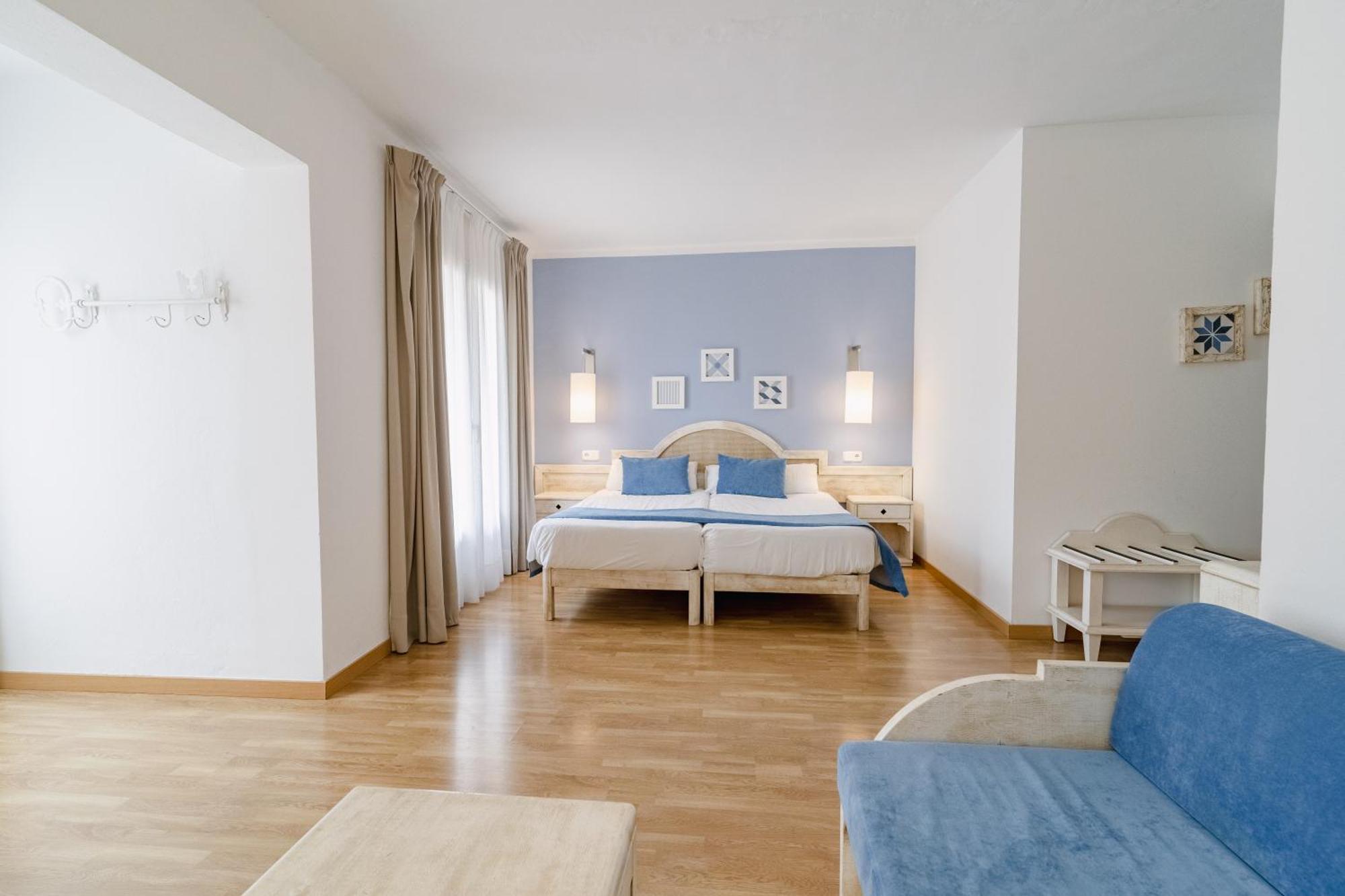 Hostal Hpc Porto Colom Eksteriør bilde